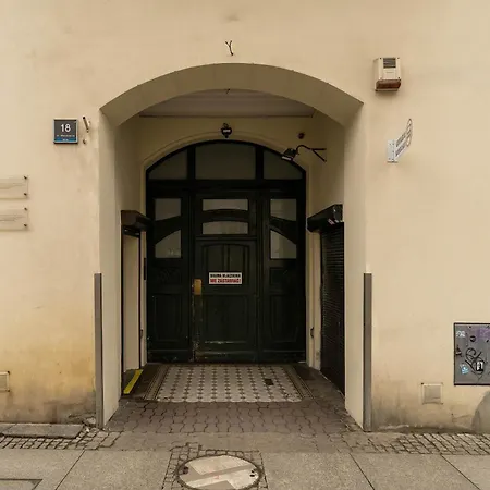 Lägenhet Wyjatkowe Jasne W Centrum Poznania By Renters *